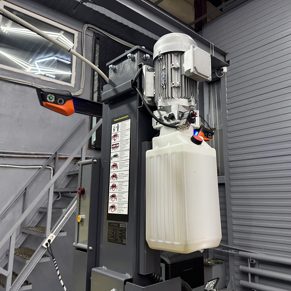 WiederKraft WDK-545 Четырехстоечный автомобильный подъемник г/п 5 тонн под сход-развал